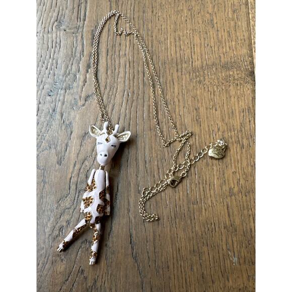 Betsey Johnson Jewelry - Betsey Johnson Enameled Giraffe Gold Tone Chain Pendant Necklace